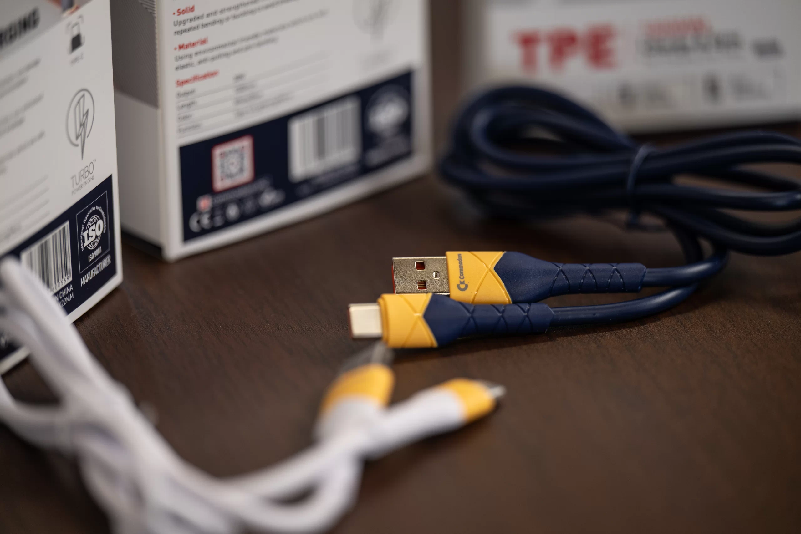 commodore tpe data cable